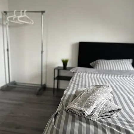 Homeberg - Feine 3 Zimmer, 4 Betten, 60qm In Lage ドゥイスブルグ