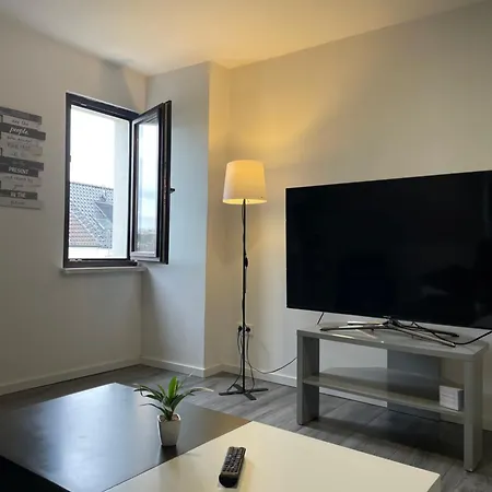 Homeberg - Feine 3 Zimmer, 4 Betten, 60qm In Lage * Duisburg