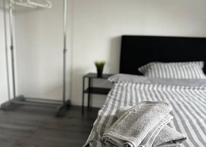 Homeberg - Feine 3 Zimmer, 4 Betten, 60qm In Lage Duisburg