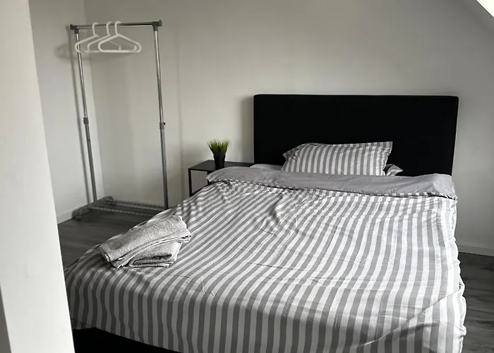 Homeberg - Feine 3 Zimmer, 4 Betten, 60qm In Lage Lejlighed *