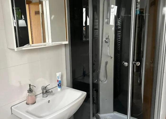 Homeberg - Feine 3 Zimmer, 4 Betten, 60qm In Lage Lejlighed